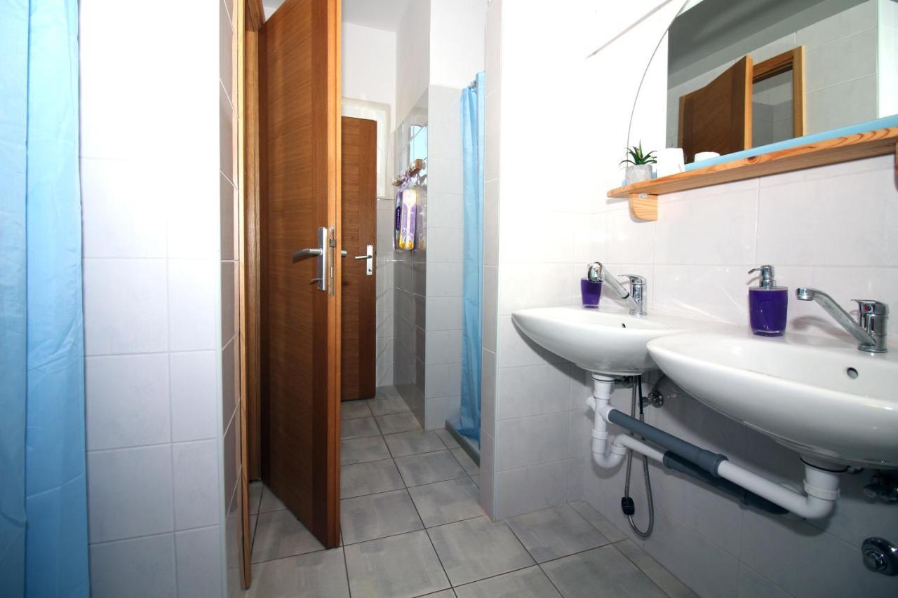 Hostel Marko Tisno Ngoại thất bức ảnh