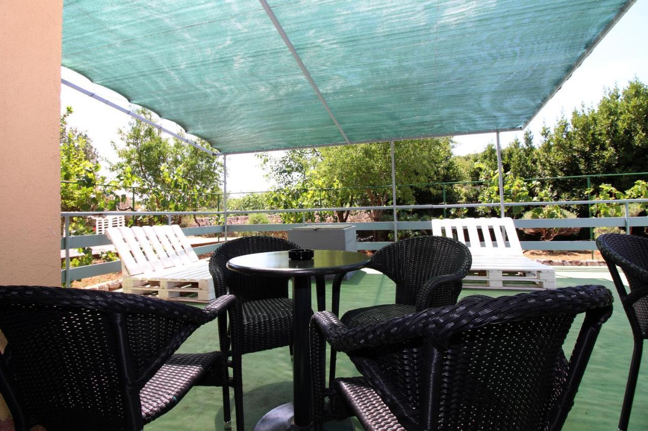 Hostel Marko Tisno Ngoại thất bức ảnh