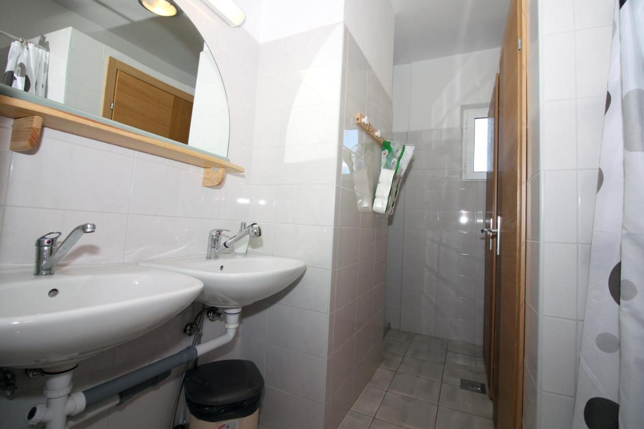 Hostel Marko Tisno Ngoại thất bức ảnh